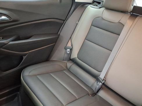 Used 2024 Chevrolet Trax ACTIV w/ Sunroof Package image 16