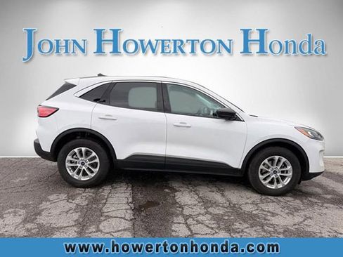 Used 2022 Ford Escape SE w/ Cold Weather Package AWD/4WD image 3