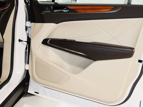 Used 2017 Lincoln MKC Select w/ Lincoln MKC Climate Package image 55