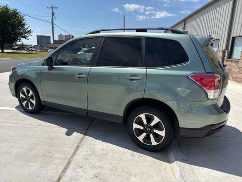 Used 2017 Subaru Forester 2.5i Premium AWD/4WD image 15