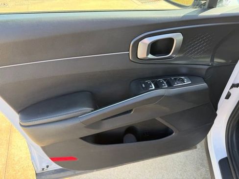 Used 2021 Kia Sorento S w/ Panoramic Sunroof Package image 14