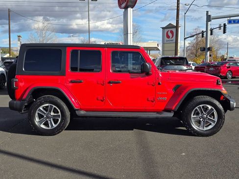Used 2020 Jeep Wrangler Unlimited Sahara image 6