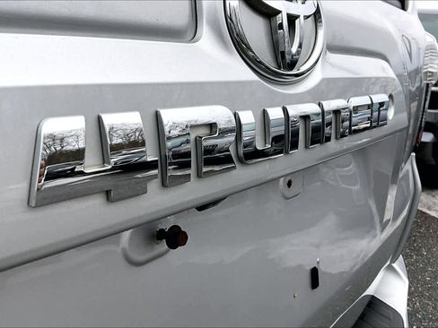 Used 2015 Toyota 4Runner SR5 image 9