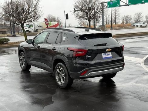 Used 2025 Chevrolet Trax LT w/ Driver Confidence Package image 3