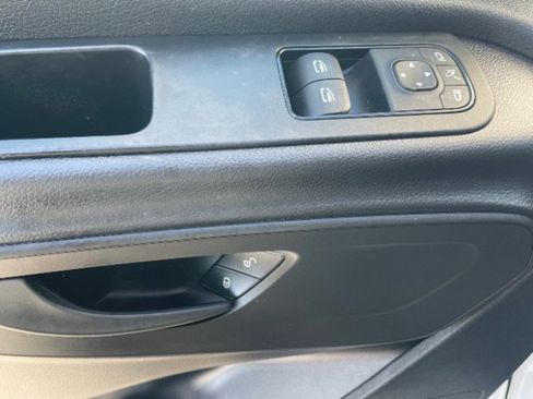Used 2022 Mercedes-Benz Sprinter 2500 image 9