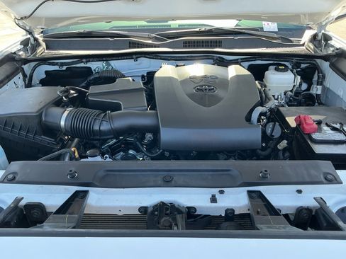 Certified 2023 Toyota Tacoma TRD Off-Road image 21