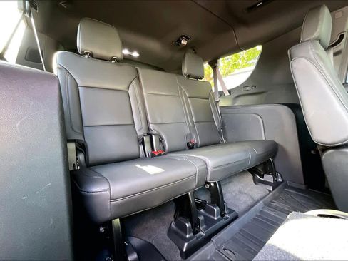 Used 2021 Chevrolet Suburban LT w/ LT Signature Package image 26