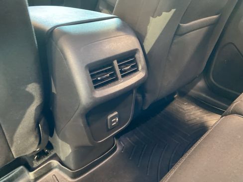 Used 2020 Chevrolet Equinox LT image 28