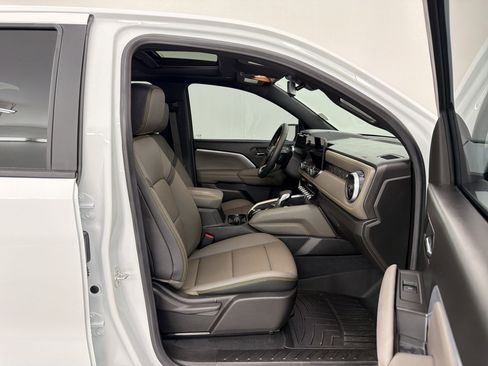 Used 2024 Chevrolet Colorado ZR2 w/ ZR2 Convenience Package III image 29