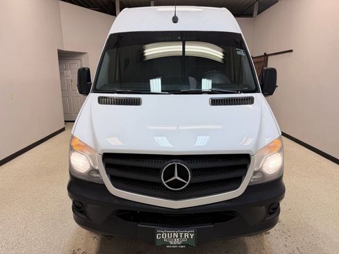 Used 2017 Mercedes-Benz Sprinter 2500 image 2