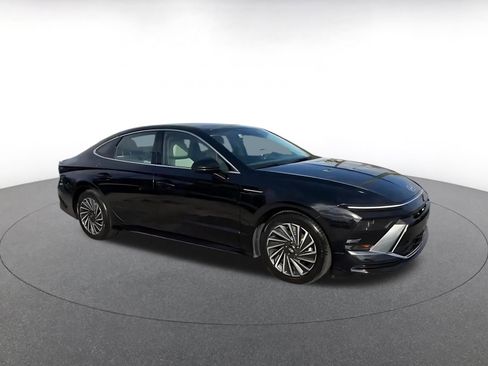 Used 2025 Hyundai Sonata SEL image 2