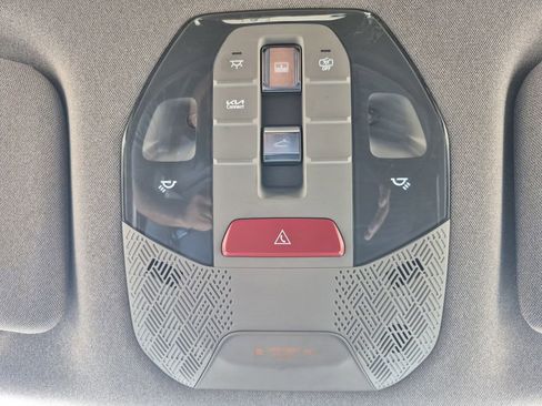 Certified 2024 Kia EV9 Land image 29