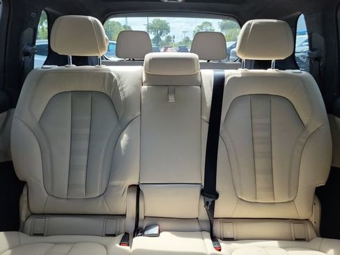 Used 2021 BMW X7 xDrive40i w/ Executive Package AWD/4WD image 17