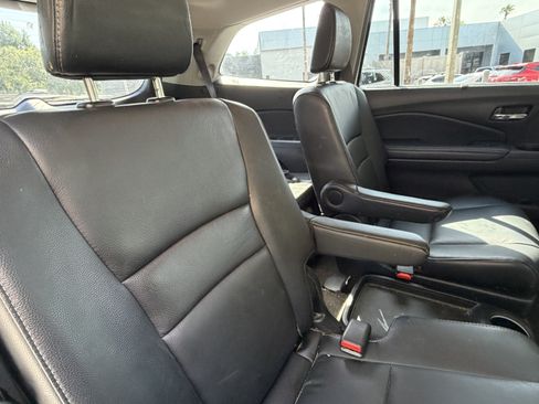 Used 2019 Honda Pilot Touring image 42