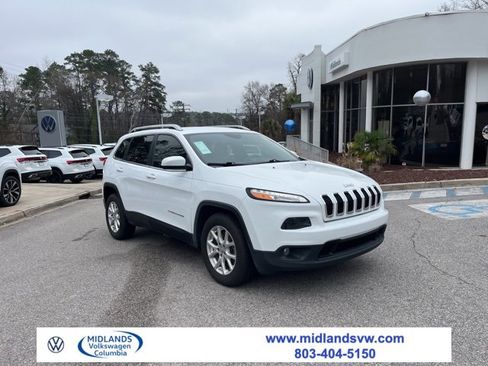 Used 2018 Jeep Cherokee Latitude image 1
