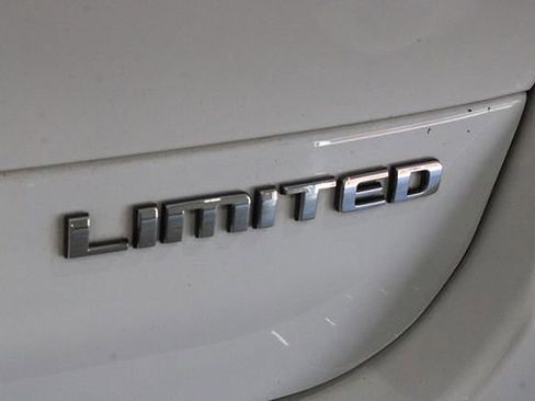 Used 2021 Jeep Grand Cherokee L Limited w/ Luxury Tech Group II image 55