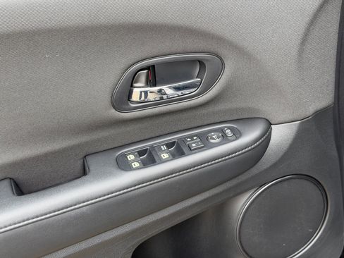 Used 2019 Honda HR-V Sport image 10