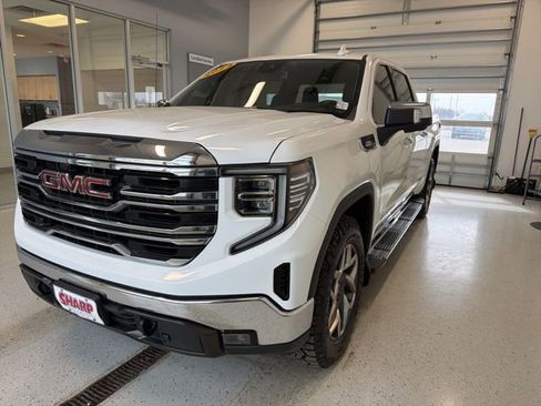 Used 2024 GMC Sierra 1500 SLT w/ SLT Premium Package AWD/4WD image 5