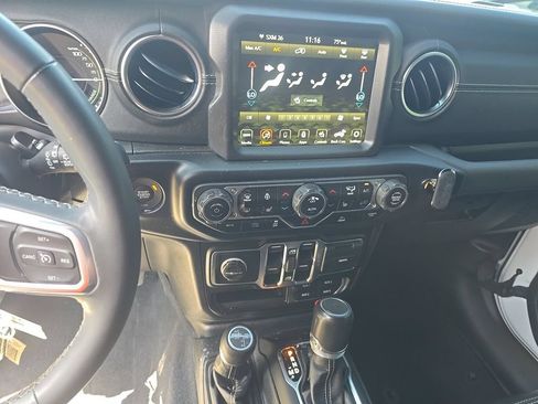 Used 2023 Jeep Wrangler Unlimited Sahara w/ Cold Weather Group AWD/4WD image 6
