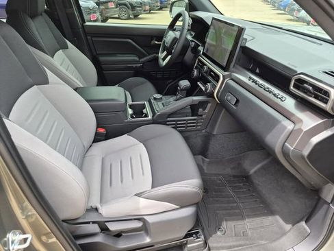 Used 2025 Toyota Tacoma TRD Sport RWD image 13