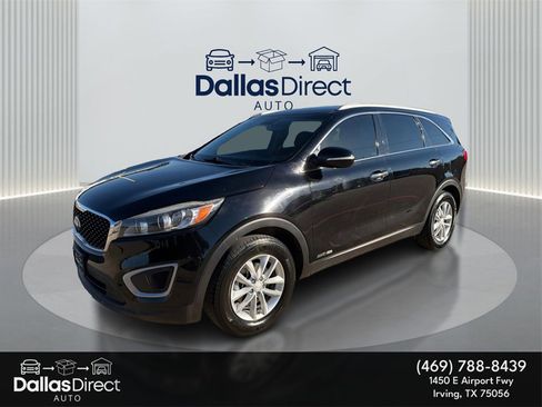 Used 2017 Kia Sorento LX image 2