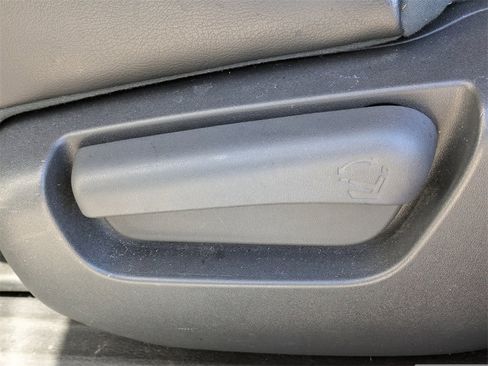 Used 2015 Nissan Pathfinder SL w/ SL Tech Package image 18