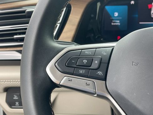 Used 2024 Volkswagen Atlas SE FWD image 27