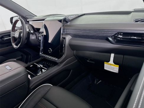 New 2026 GMC Yukon AT4 Ultimate AWD/4WD image 25