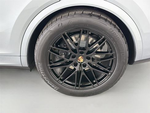 Used 2026 Porsche Cayenne Coupe AWD/4WD image 12