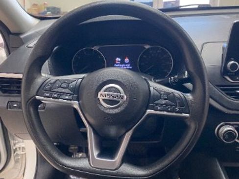 Used 2019 Nissan Altima 2.5 S FWD image 17
