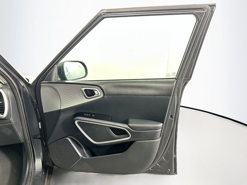 Used 2022 Kia Soul LX w/ Technology Package image 30