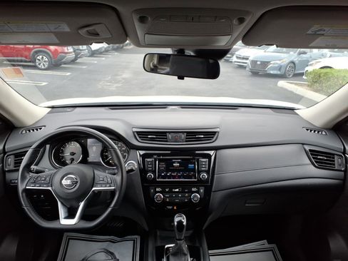 Certified 2020 Nissan Rogue SV image 22