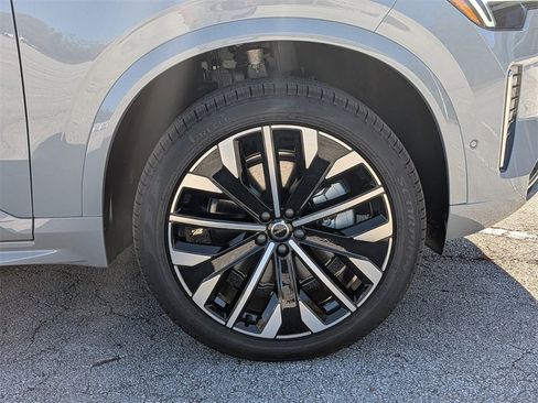 New 2026 Volvo XC90 B6 Plus w/ Protection Package Premier image 12