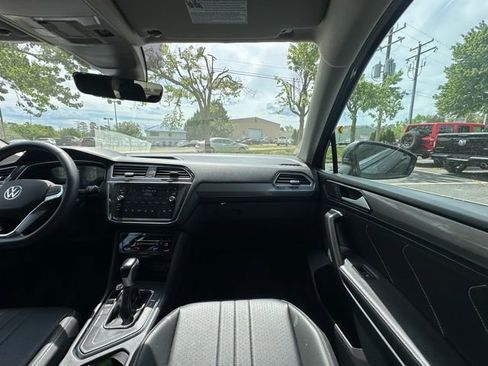 Used 2023 Volkswagen Tiguan SE FWD image 28