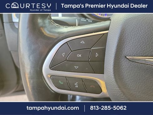 Used 2019 Chrysler 300 Limited image 25