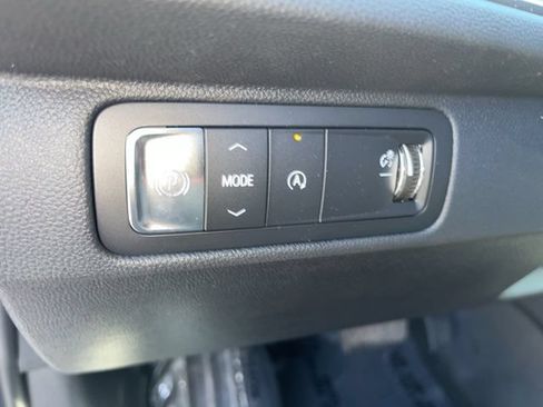 New 2026 Chevrolet Traverse LT w/ Sun and Wheel Package FWD image 22