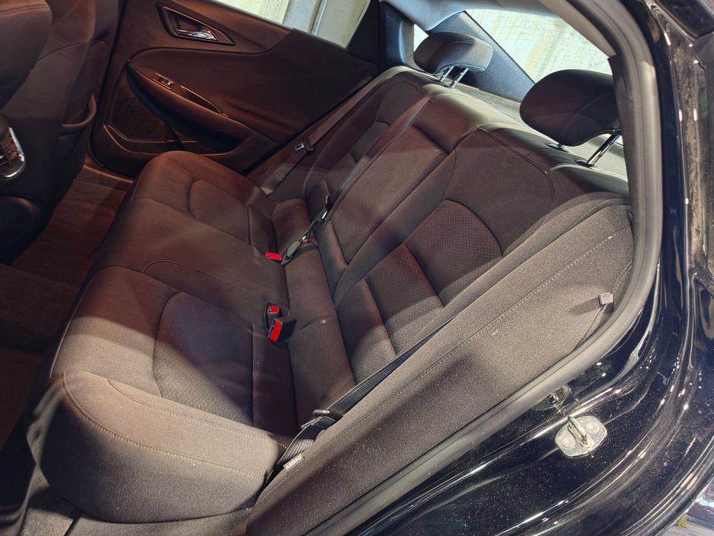 Used 2024 Chevrolet Malibu LT FWD image 7