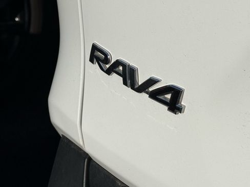 Used 2025 Toyota RAV4 XLE AWD/4WD image 13