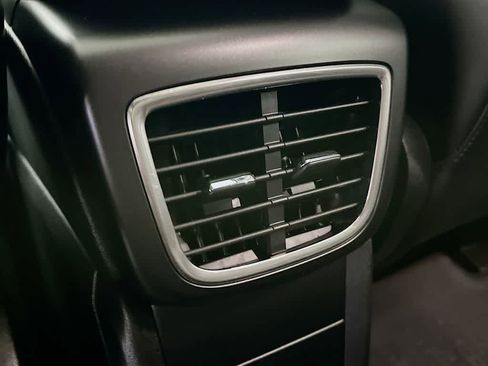 Used 2019 Lincoln Nautilus Select image 13