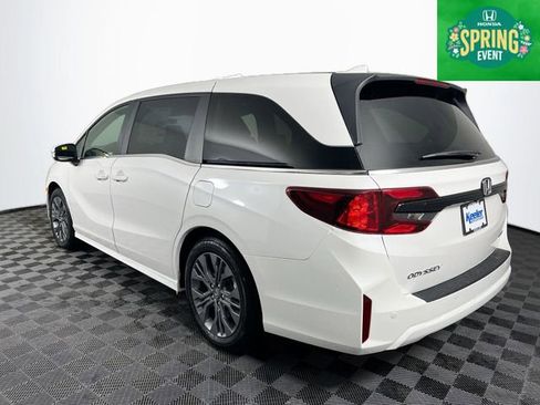 New 2026 Honda Odyssey Touring image 4