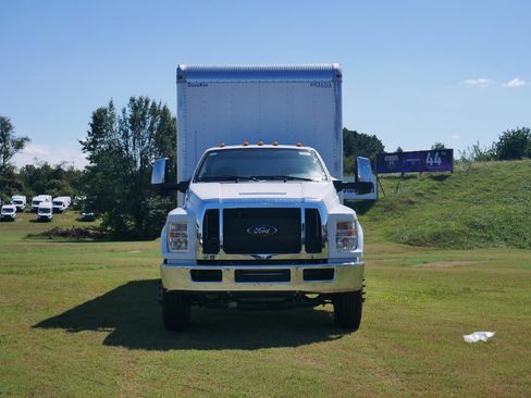 New 2025 Ford F750 2WD Regular Cab Super Duty image 8