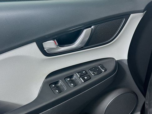 Used 2023 Hyundai Kona SE w/ Cargo Package image 15