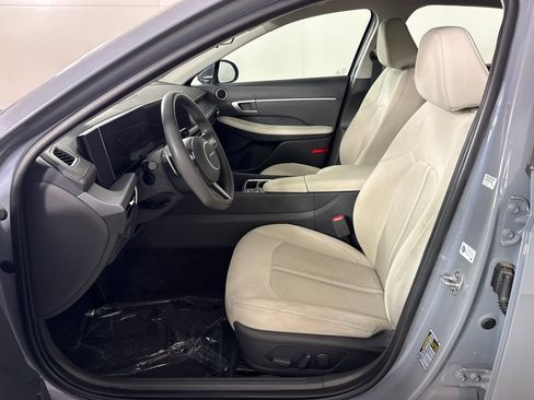 Used 2025 Hyundai Sonata SEL FWD image 23