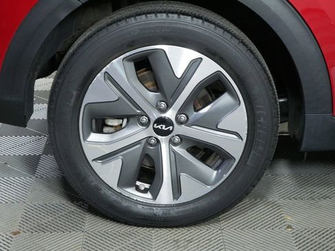 Used 2022 Kia Niro EX Premium FWD image 13