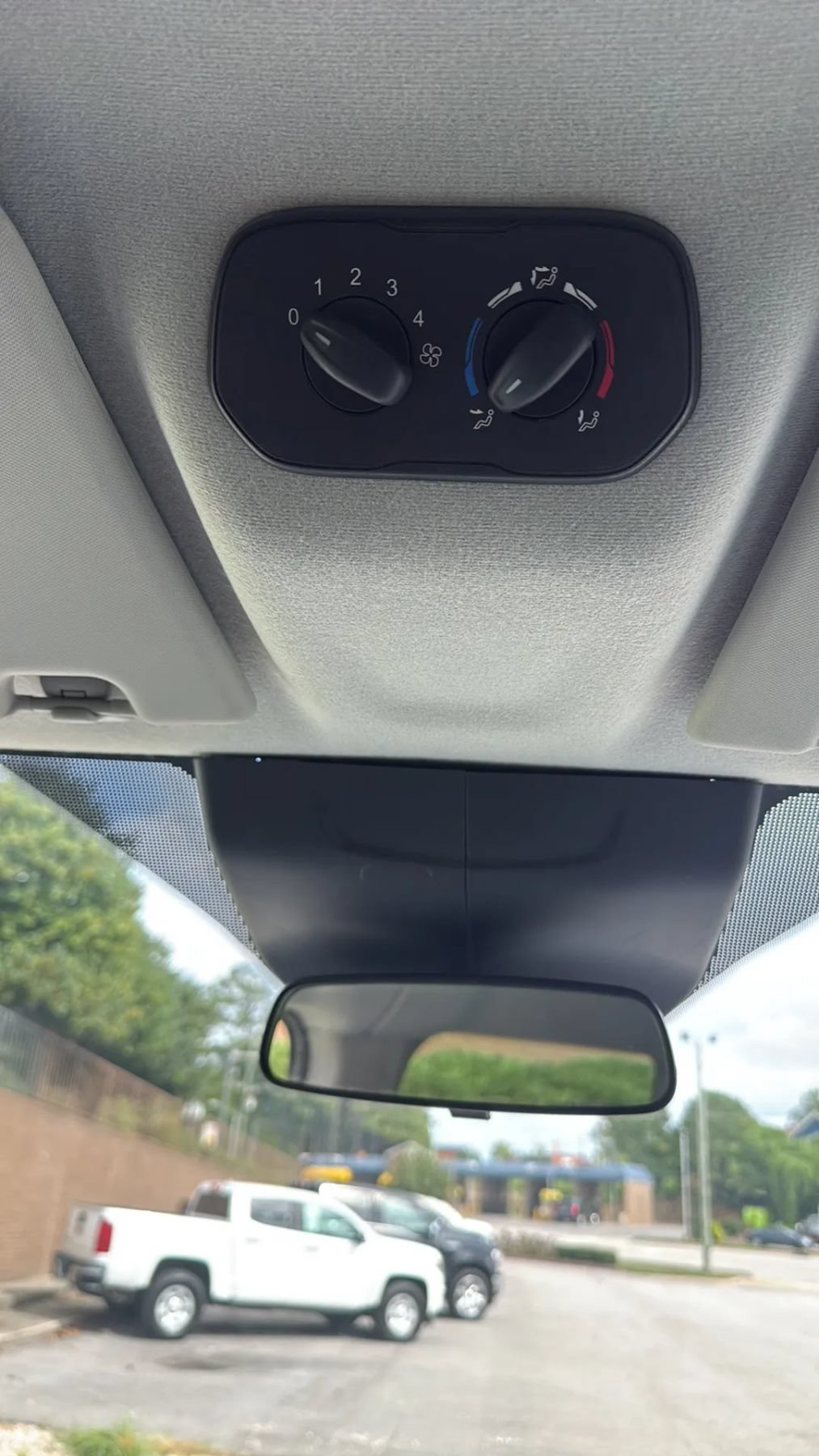 Used 2015 Ford Transit 350 XLT RWD image 38
