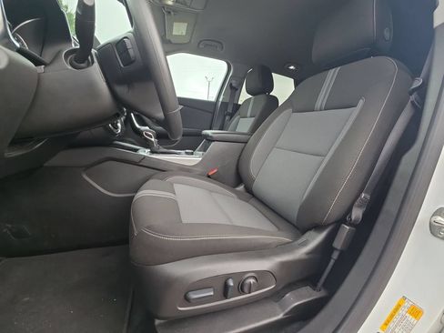 Used 2025 Chevrolet Blazer LT AWD/4WD image 24