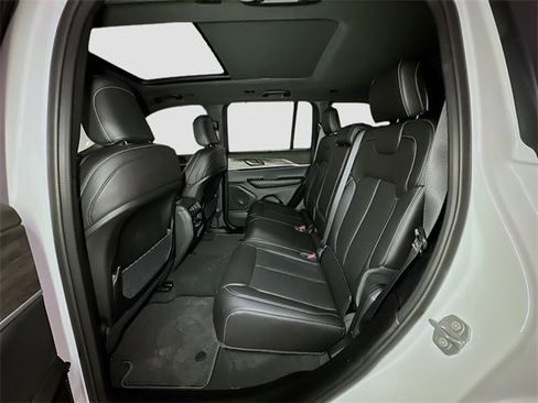 New 2025 Jeep Grand Cherokee Limited w/ Luxury Tech Group II image 15