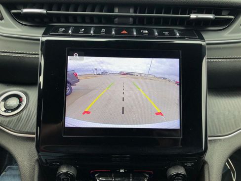 Used 2023 Jeep Grand Cherokee Laredo AWD/4WD image 15