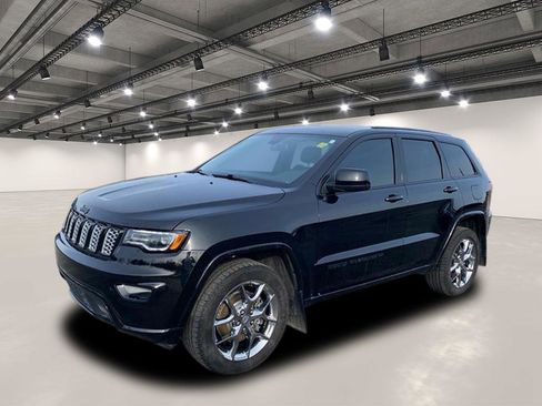 Used 2022 Jeep Grand Cherokee Laredo X AWD/4WD image 3