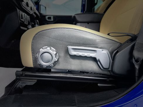 Used 2018 Jeep Wrangler Unlimited Sport S AWD/4WD image 12
